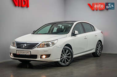 Renault Latitude  2012