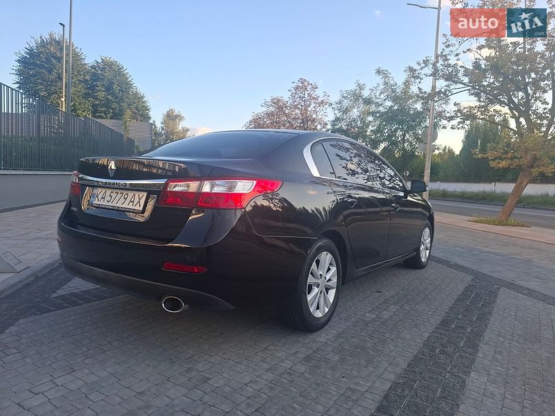 Седан Renault Latitude 2011 в Киеве