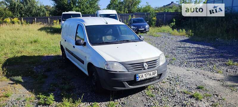 Вантажівки Renault Logan Van