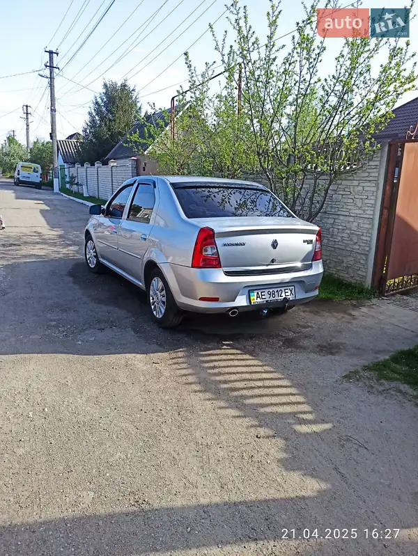 Renault Logan 2012
