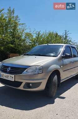 Renault Logan  2009