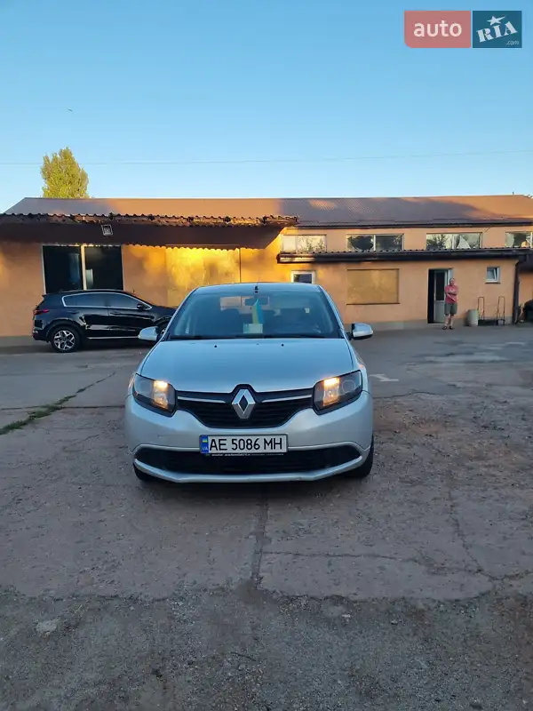 Renault Logan 2013