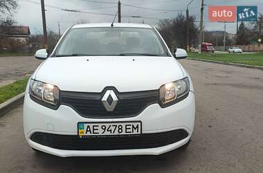 Renault Logan  2015