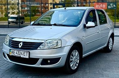 Renault Logan  2011
