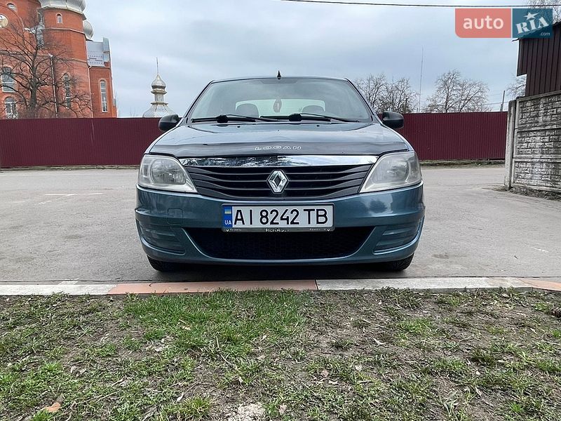 Седан Renault Logan 2010 в Києві