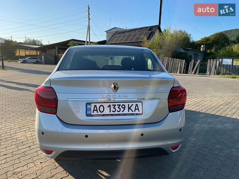 Седан Renault Logan 2021 в Сваляве