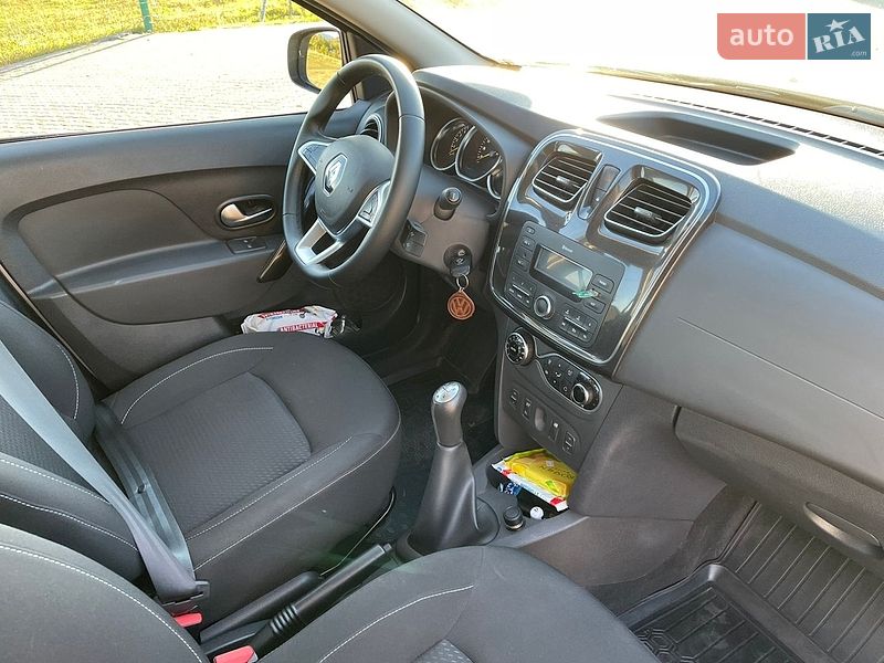 Седан Renault Logan 2021 в Сваляве