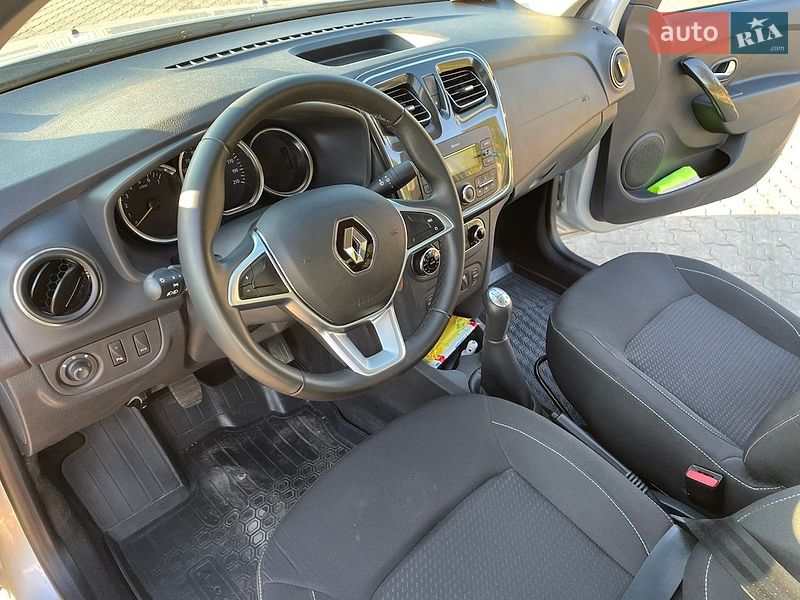 Седан Renault Logan 2021 в Сваляве