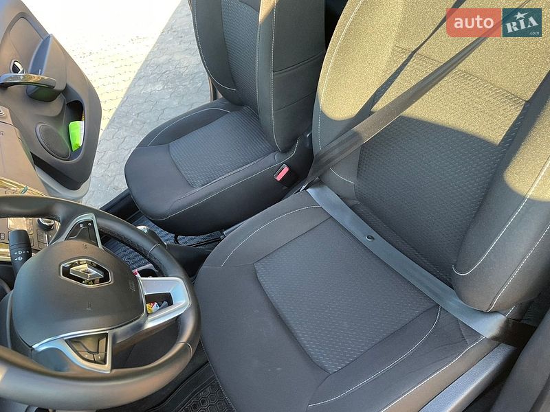 Седан Renault Logan 2021 в Сваляве