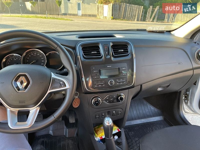 Седан Renault Logan 2021 в Сваляве