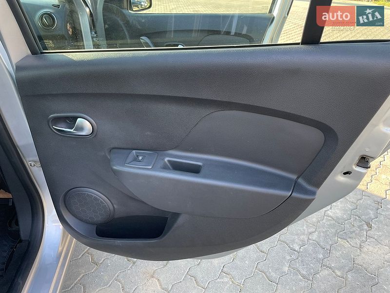 Седан Renault Logan 2021 в Сваляве