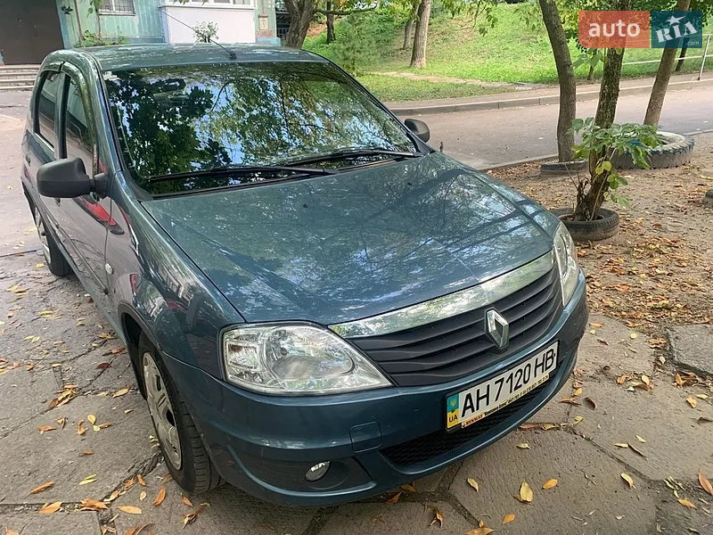 Renault Logan 2010
