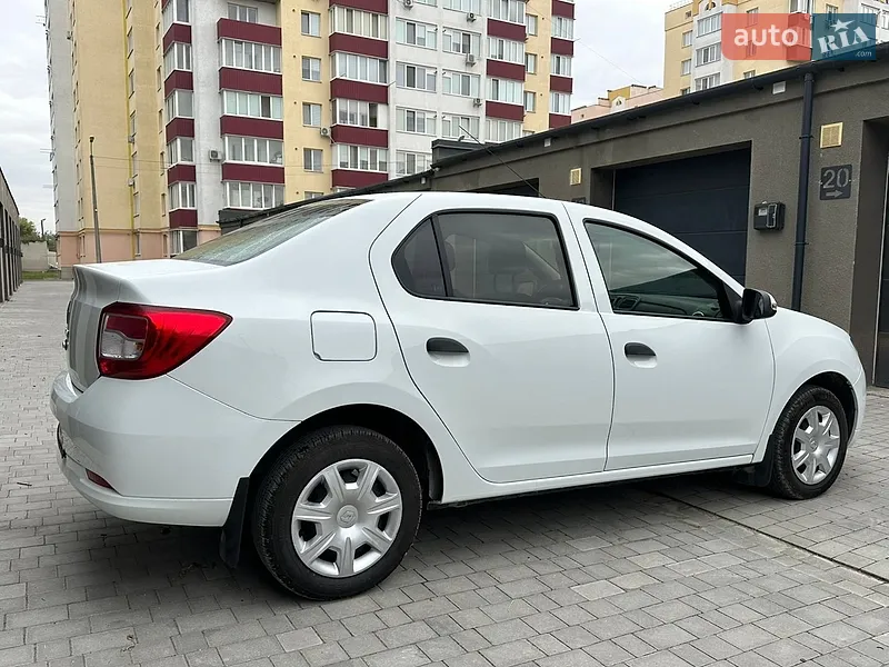 Renault Logan 2013