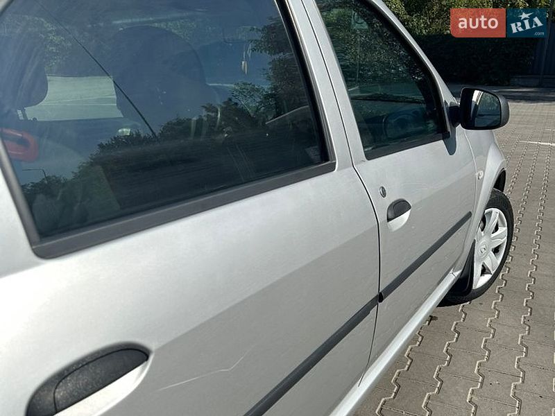 Седан Renault Logan 2009 в Чернівцях