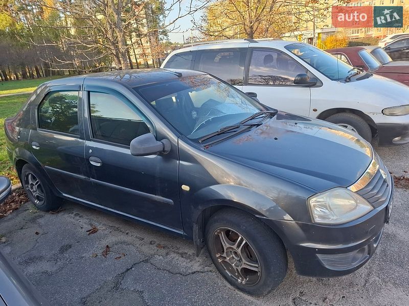Renault Logan 2011