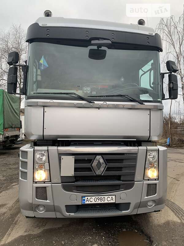 Тягач Renault Magnum