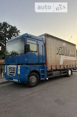 Renault Magnum  2002