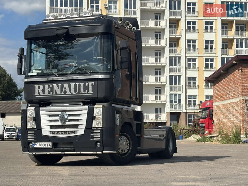 Renault Magnum