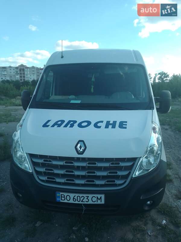 Мінівен Renault Master