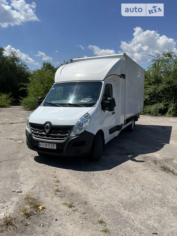 Грузовой фургон Renault Master