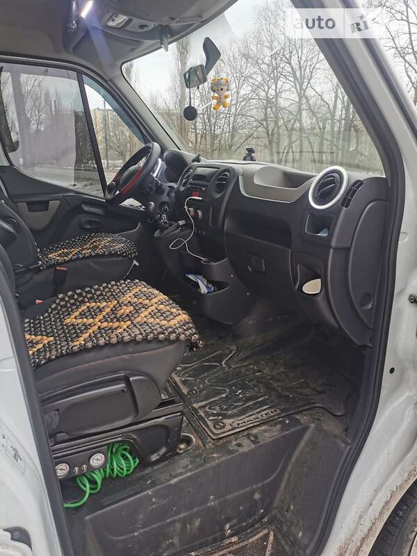 Тентованый Renault Master 2016 в Чернигове