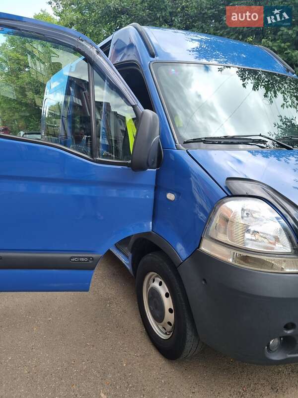 Микроавтобус Renault Master