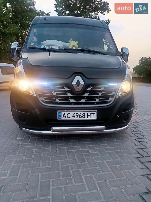 Мікроавтобус Renault Master