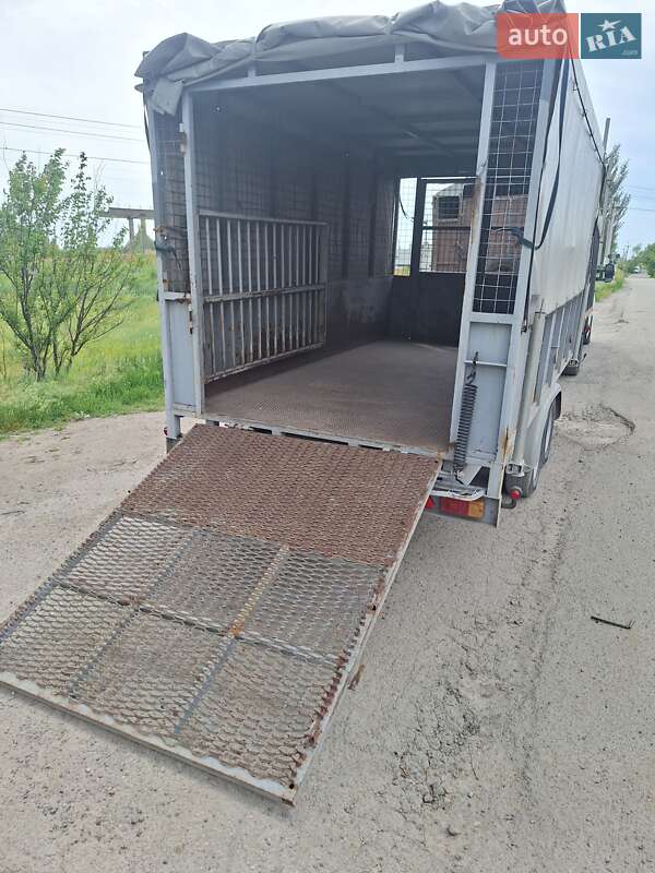 Для перевезення тварин Renault Master 2012 в Дніпрі