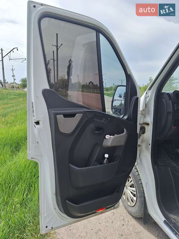 Для перевезення тварин Renault Master 2012 в Дніпрі