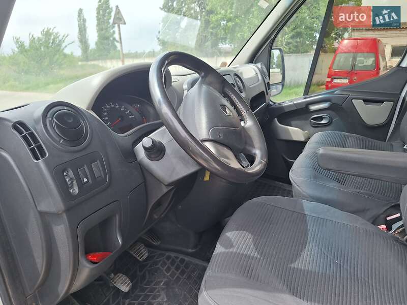 Для перевезення тварин Renault Master 2012 в Дніпрі
