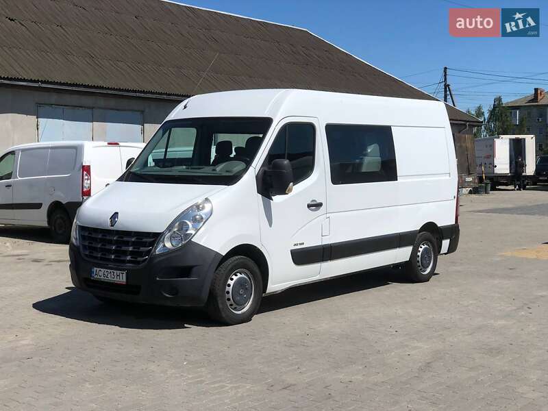 Вантажопасажирський фургон Renault Master