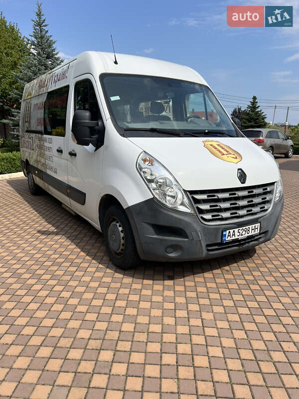 Вантажопасажирський фургон Renault Master