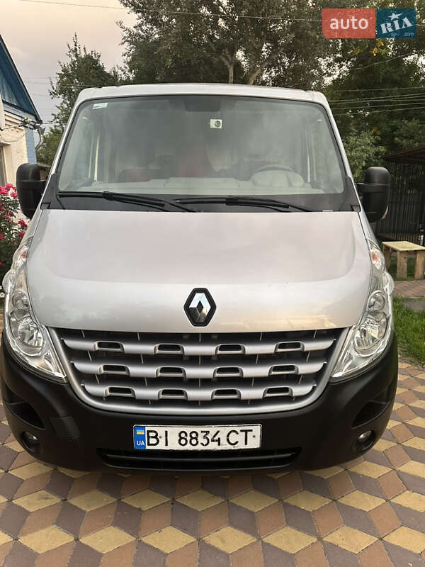 Грузовой фургон Renault Master 2014 в Лохвице