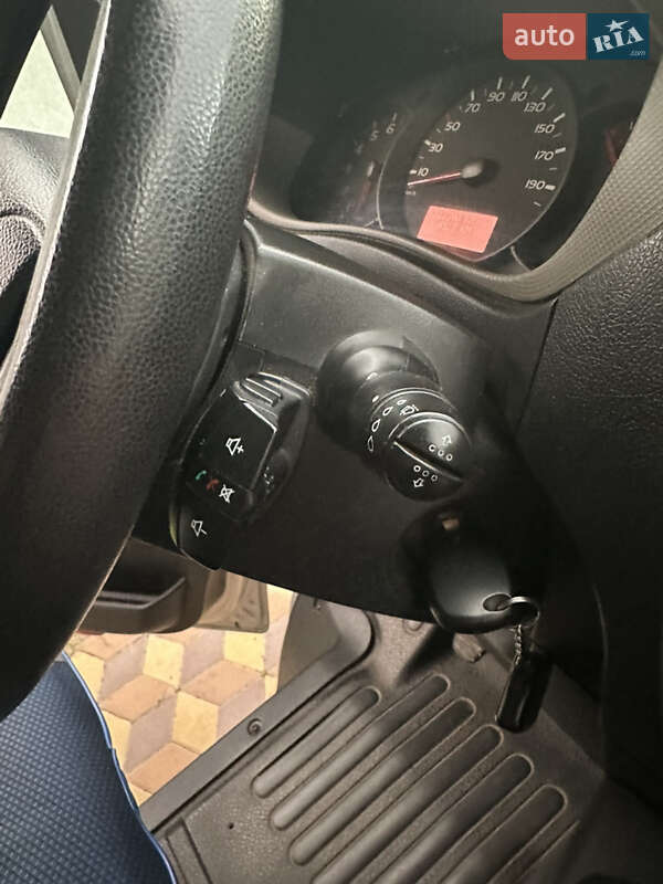Грузовой фургон Renault Master 2014 в Лохвице
