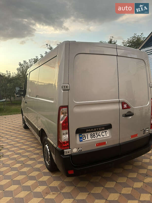 Грузовой фургон Renault Master 2014 в Лохвице