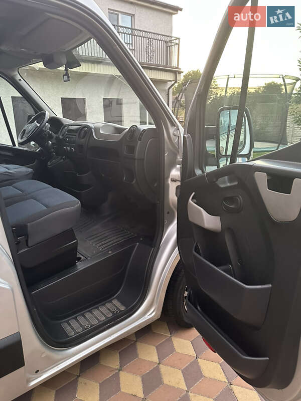 Грузовой фургон Renault Master 2014 в Лохвице