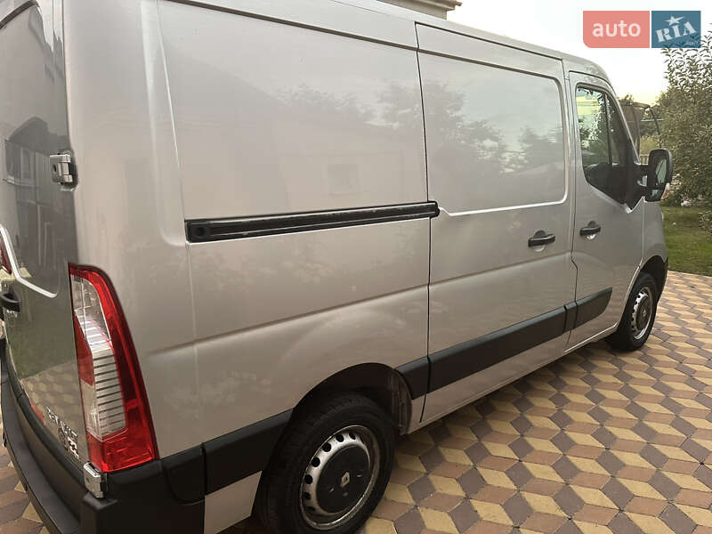 Грузовой фургон Renault Master 2014 в Лохвице