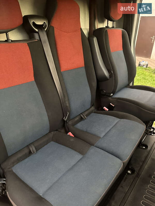 Грузовой фургон Renault Master 2014 в Лохвице