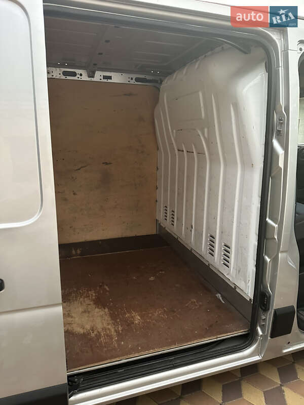 Грузовой фургон Renault Master 2014 в Лохвице