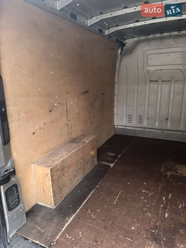 Грузовой фургон Renault Master 2014 в Лохвице