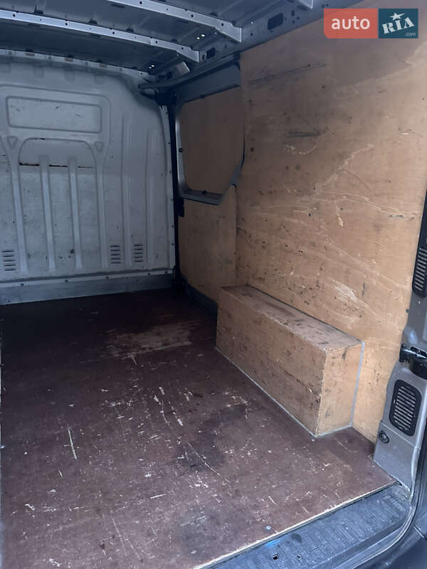 Грузовой фургон Renault Master 2014 в Лохвице
