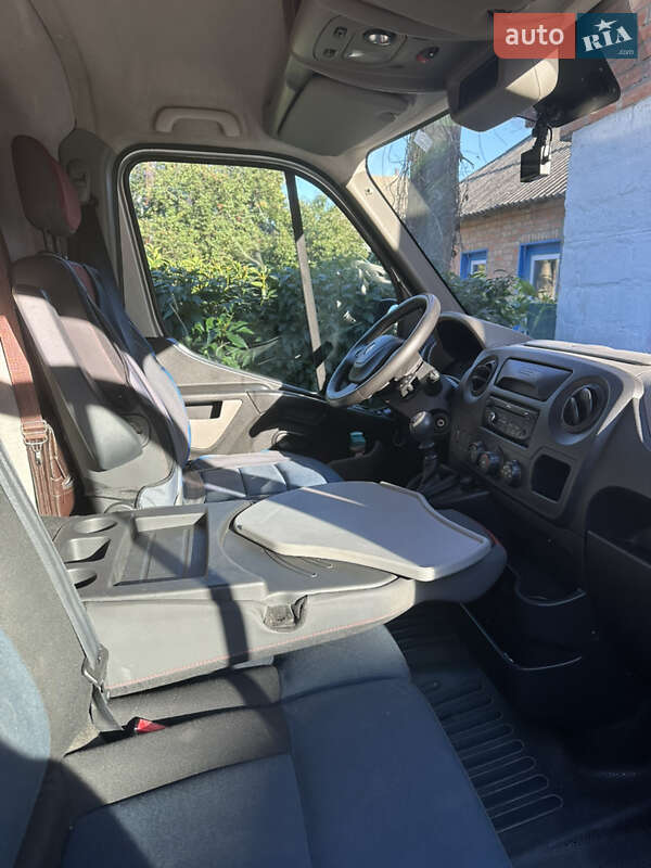 Грузовой фургон Renault Master 2014 в Лохвице