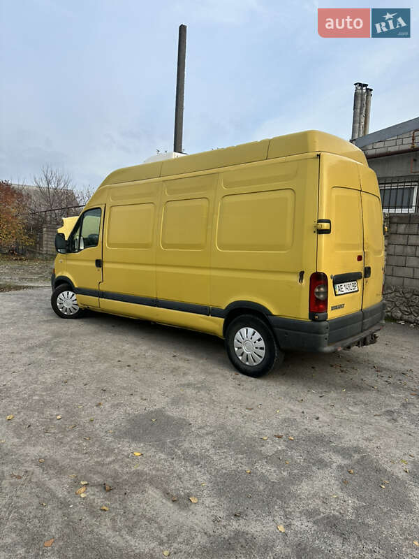 Мінівен Renault Master