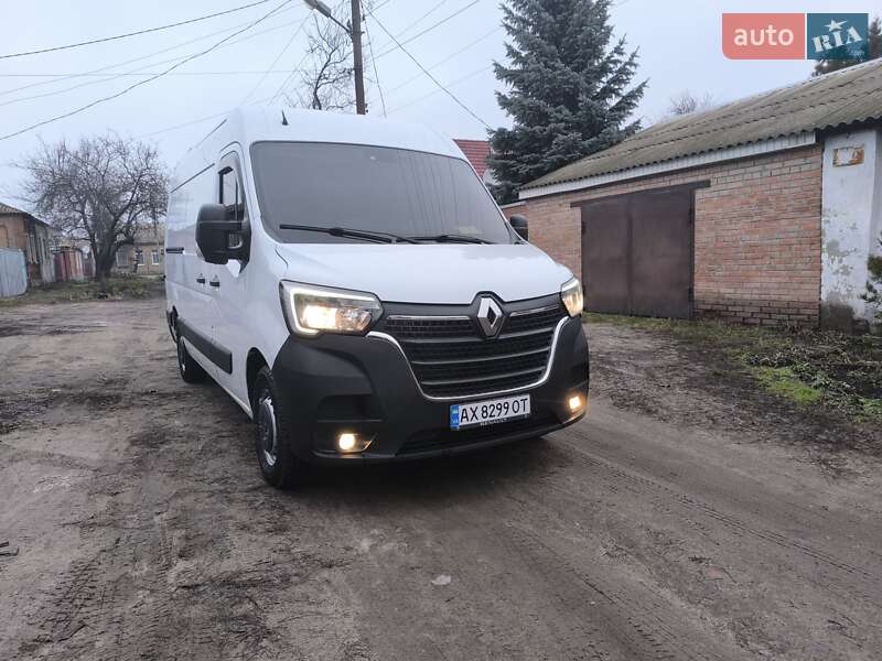 Грузовой фургон Renault Master