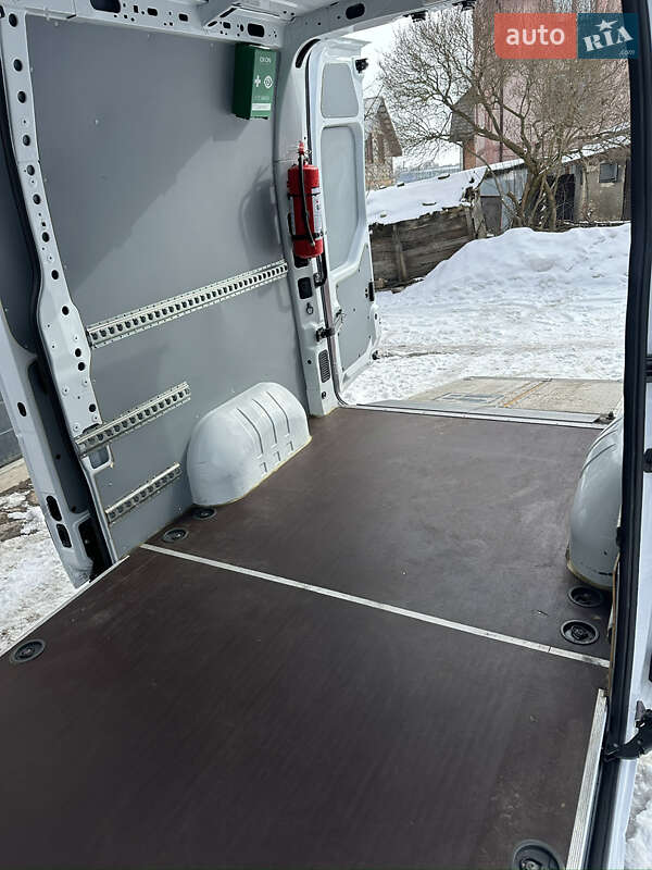Грузовой фургон Renault Master 2021 в Львове