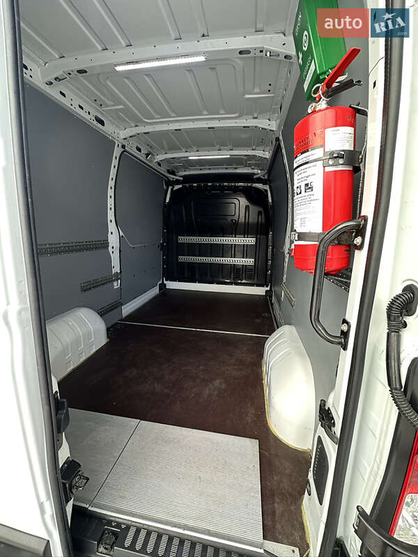 Грузовой фургон Renault Master 2021 в Львове