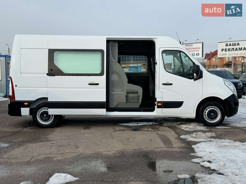 Вантажопасажирський фургон Renault Master