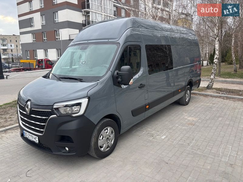Мінівен Renault Master