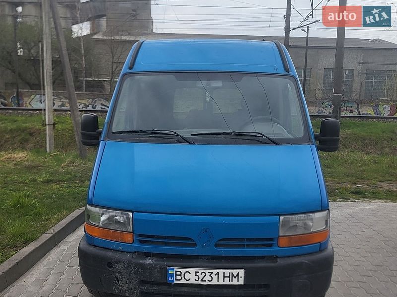 Вантажопасажирський фургон Renault Master