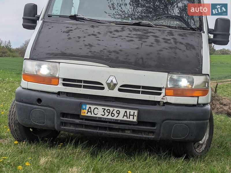 Вантажопасажирський фургон Renault Master
